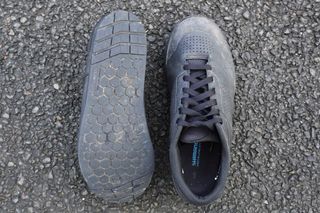 Image shows the Shimano GR5 flat shoes