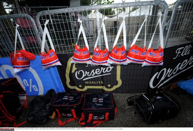 Katusha feed bags