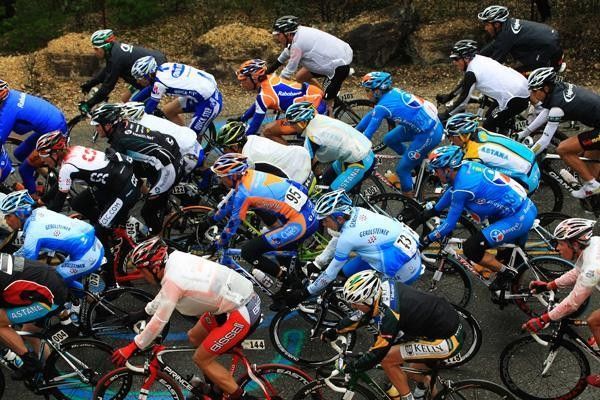 The appearance of the North American peloton