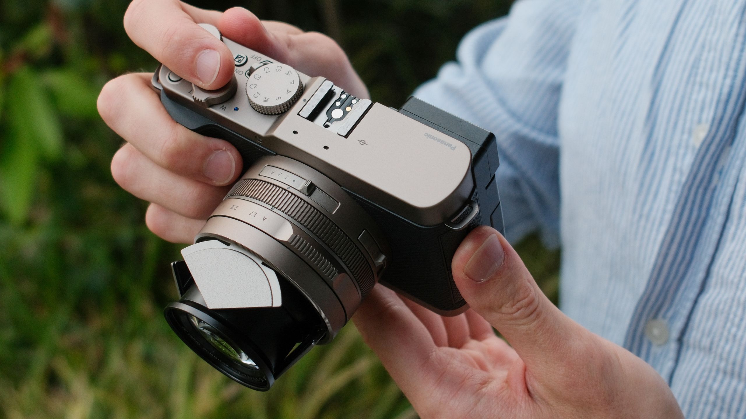 Panasonic Lumix L10 Shipments Briefly Paused for Cosmetic Fix