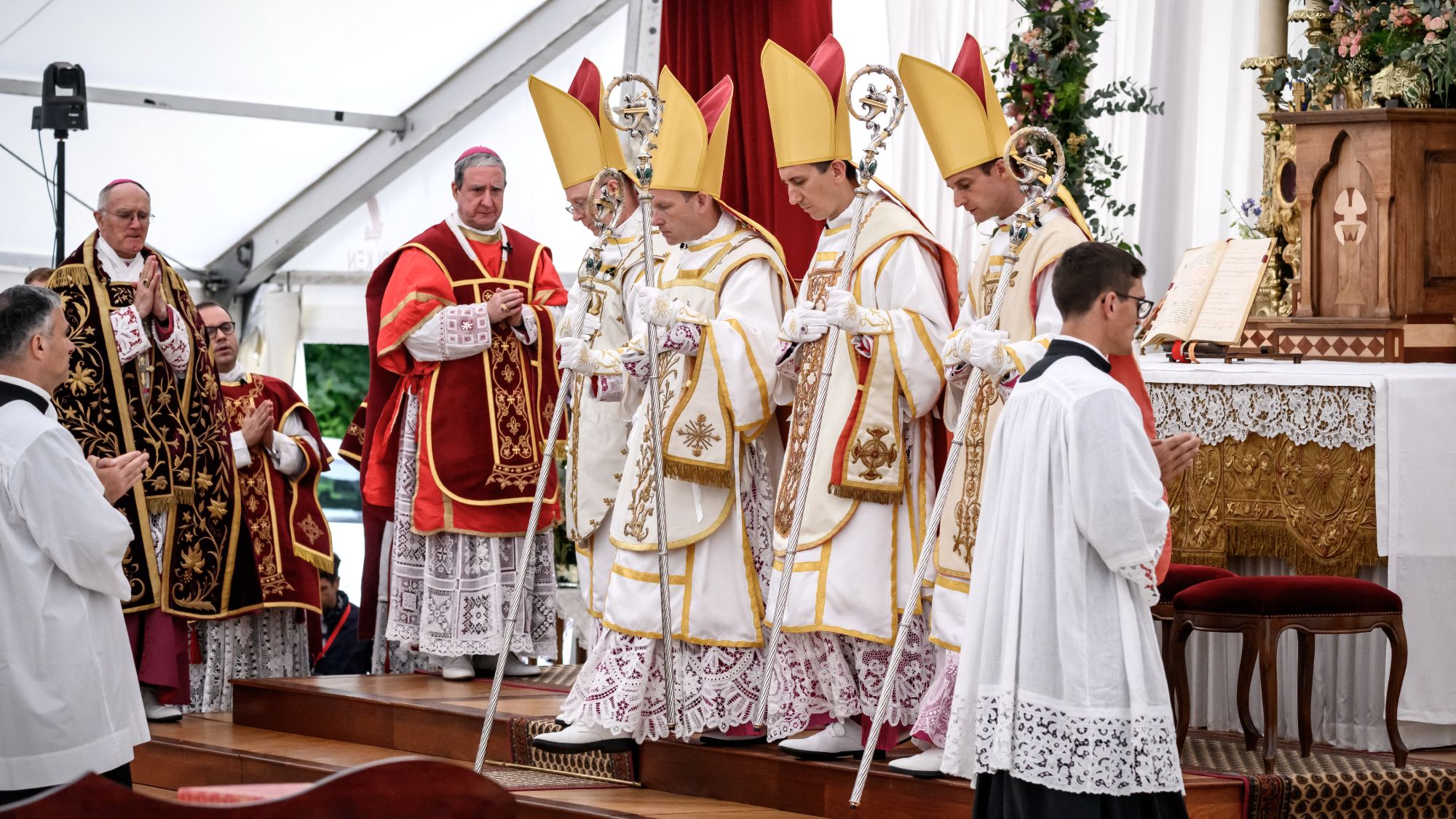 Vatican excommunicates splinter sect over bishops