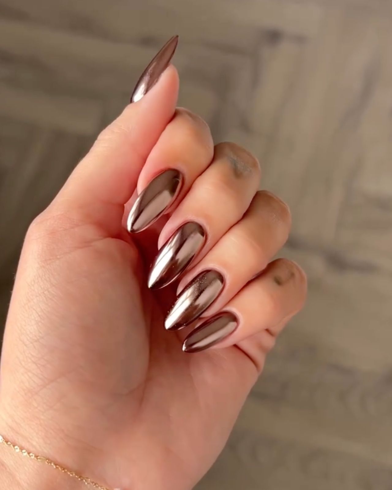 Chrome nails @stephanieyianni_