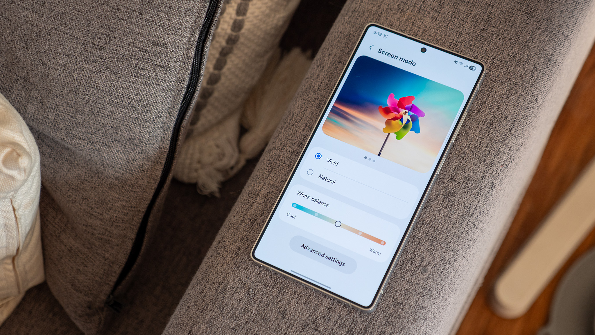 Changing the display color mode on a Samsung Galaxy S25 Ultra