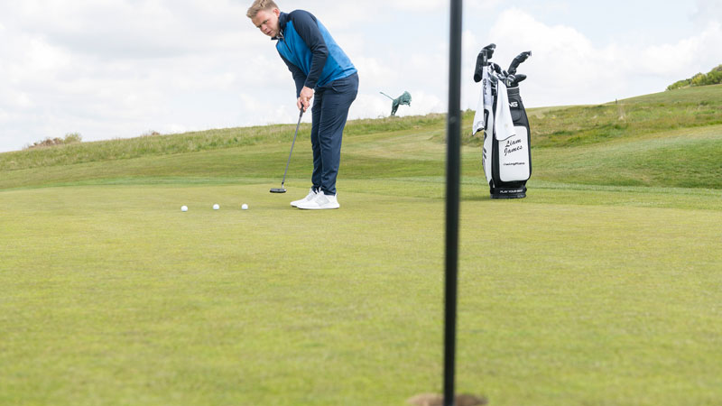 How To Plumb Bob A Putt | Golf Monthly