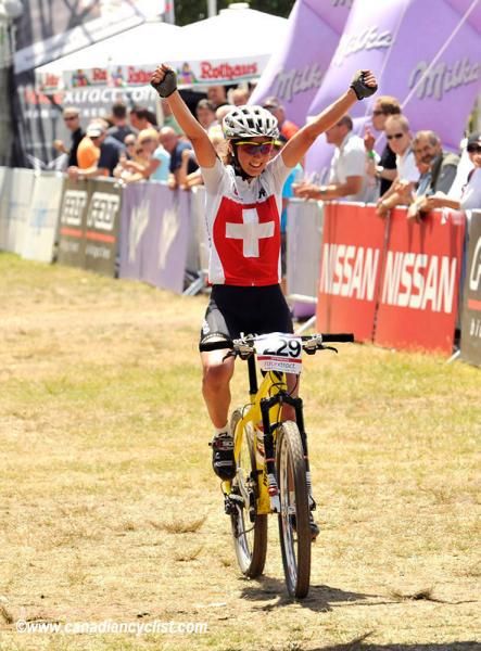 Jolanda Neff (Switzerland) win the junior women's race