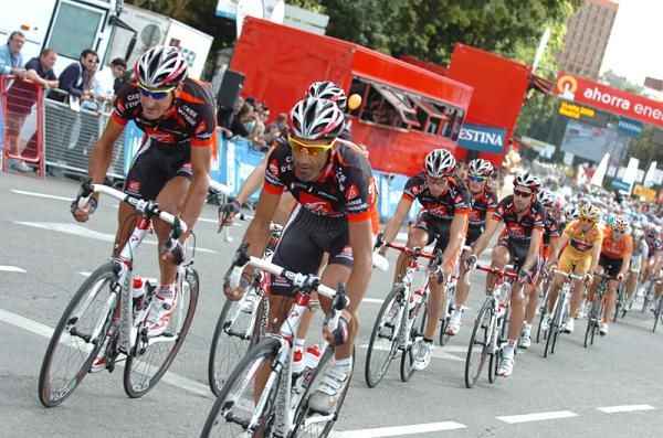 Caisse d'Epargne puts in the work to protect winner Valverde.