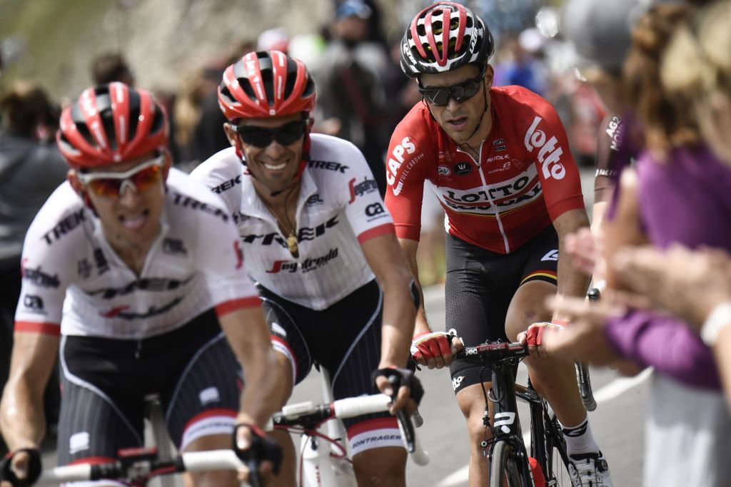 Bauke Mollema leads Alberto Contador in the breakaway on stage 17
