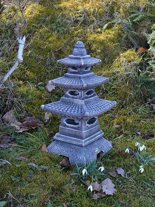 Japanese stone lantern pagoda from Amazon