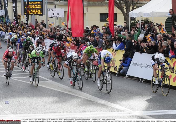 Leigh Howard (Orica-GreenEdge) is beaten to the line by Luka Mezgec (Giant-Shimano)