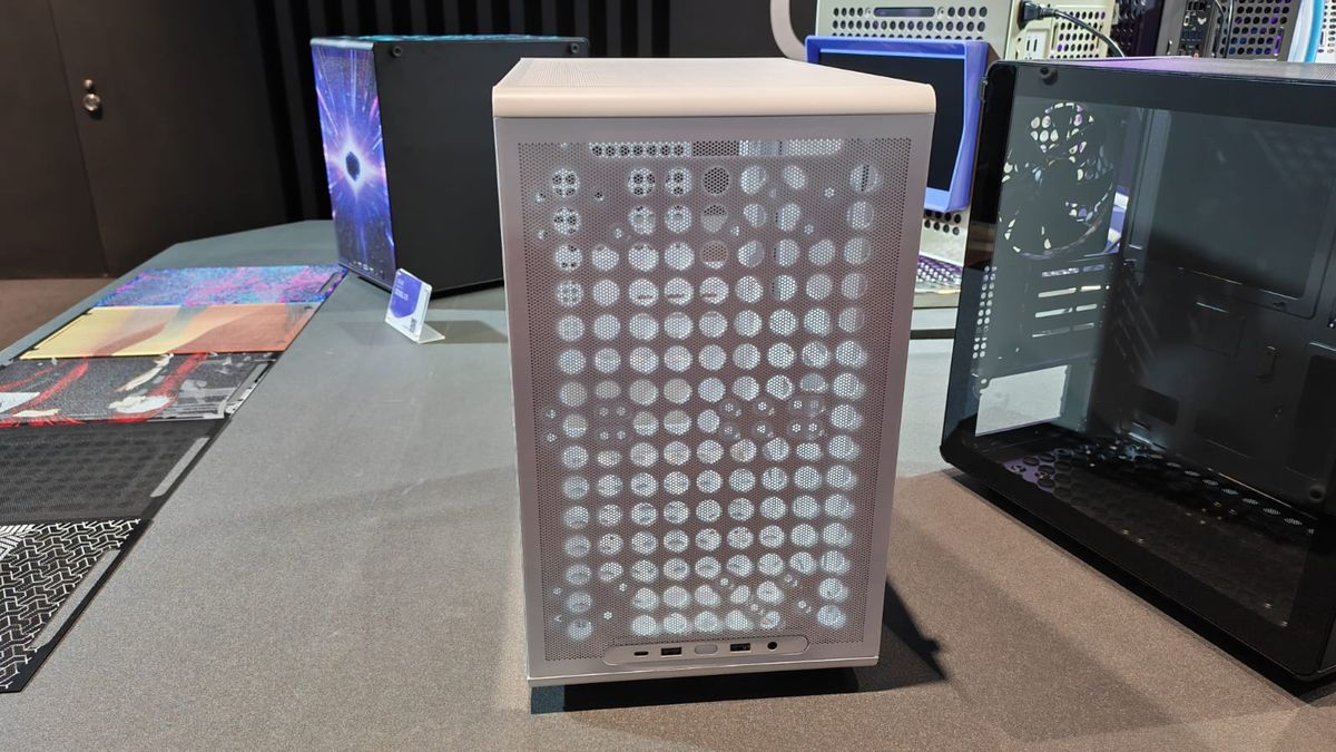 The white version of the Cooler Master Q300L V3