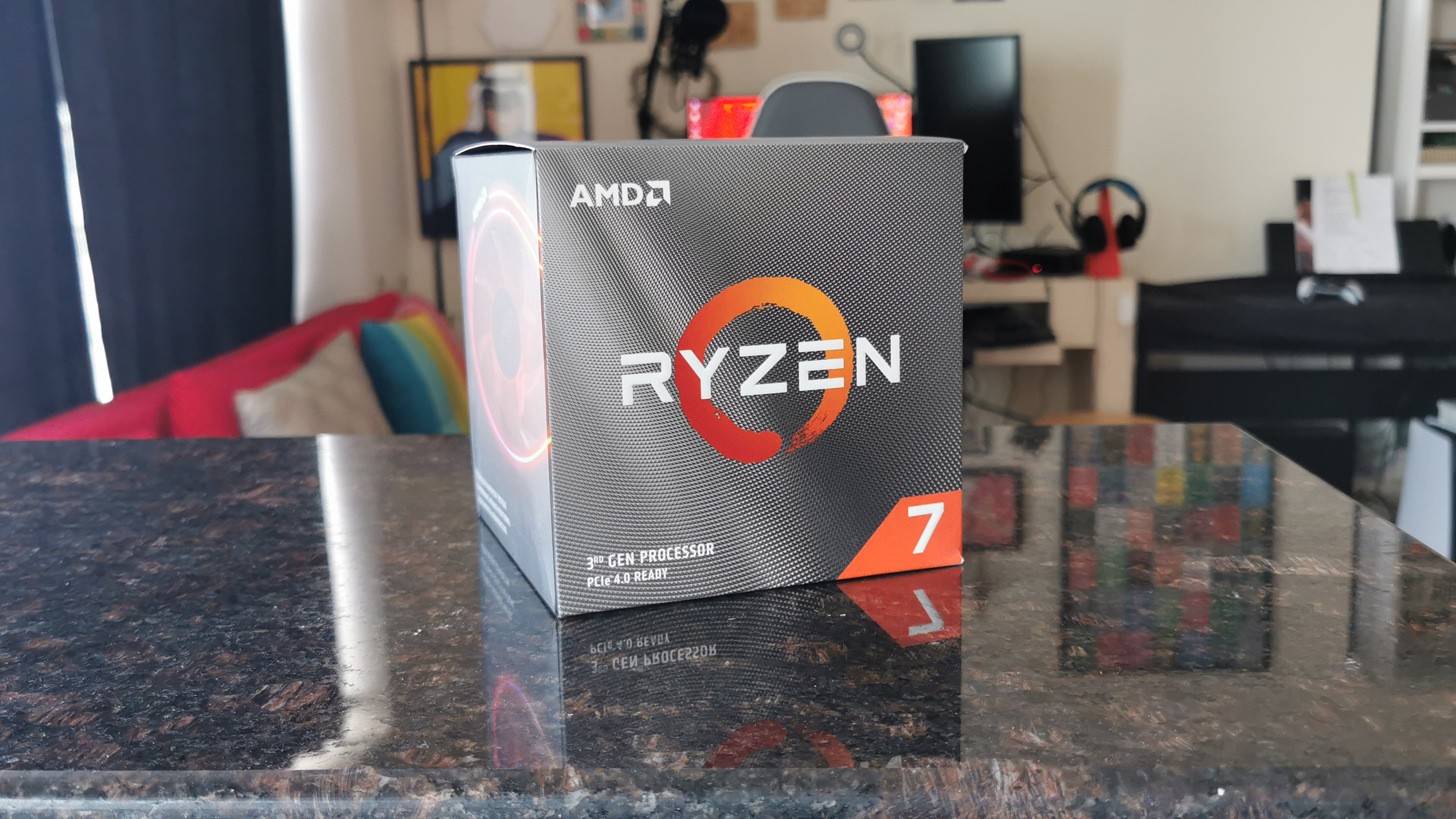 AMD Ryzen 7 3700x