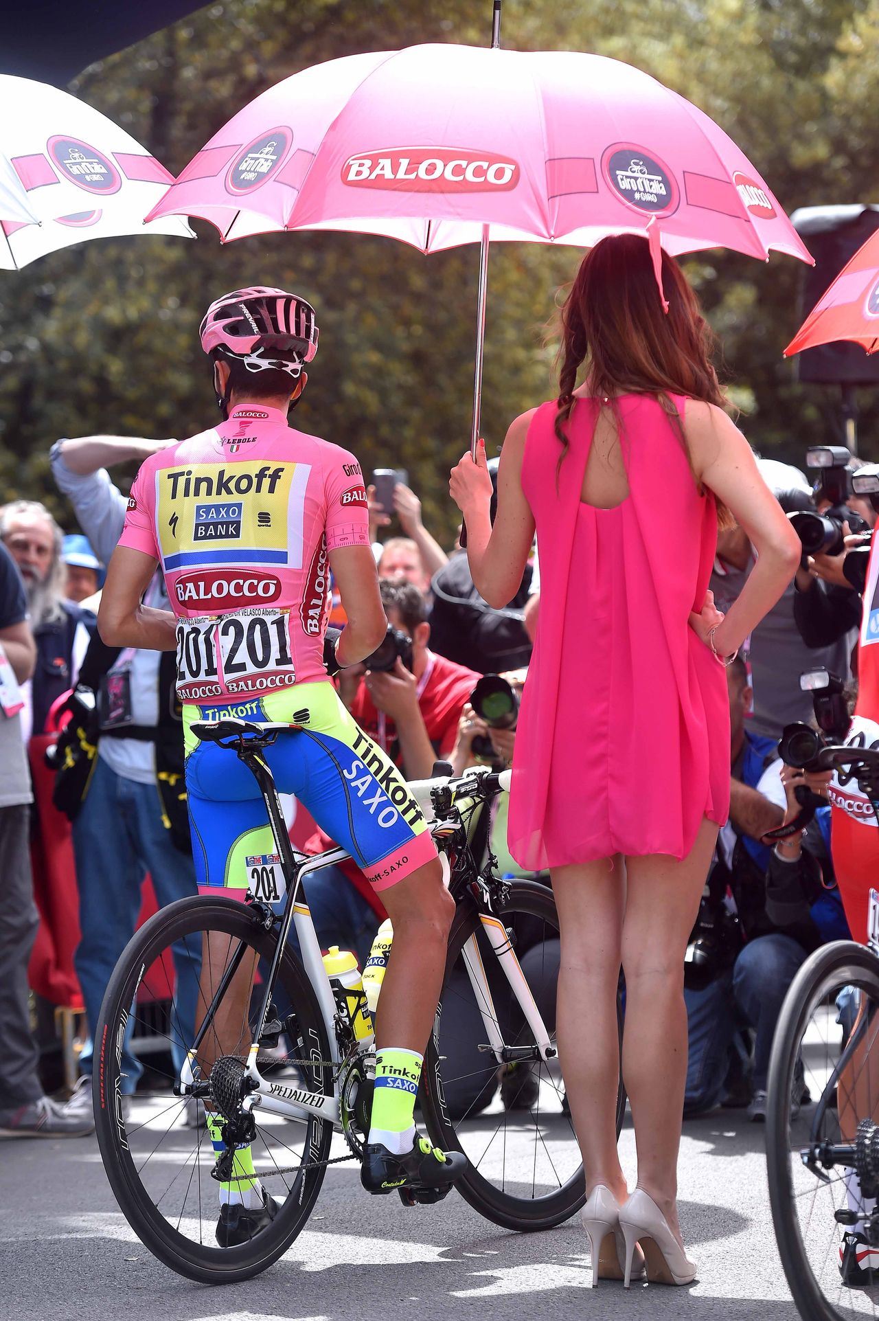 Alberto Contador gets ready for his first day in the pink jersey since 2011