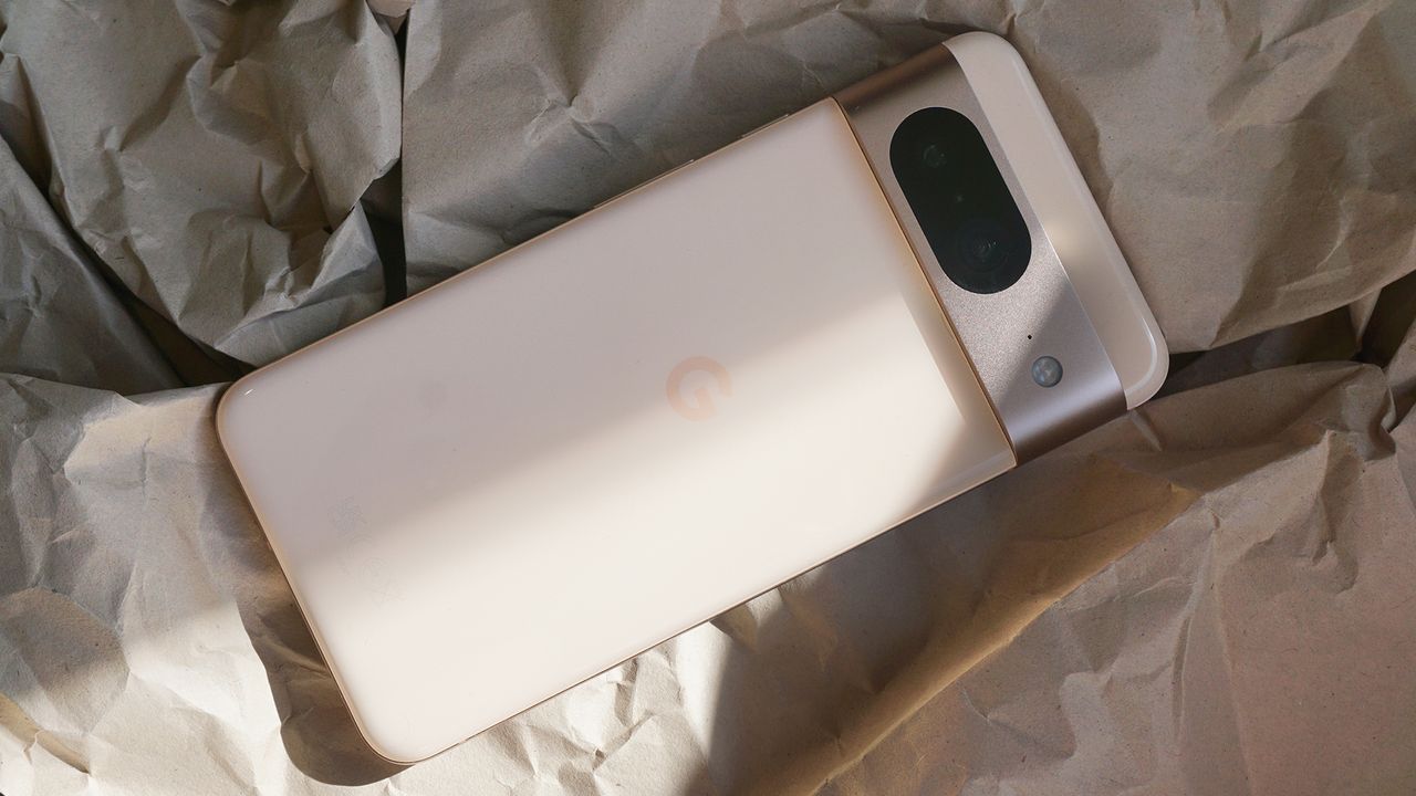 Google Pixel 8 review back angled squared