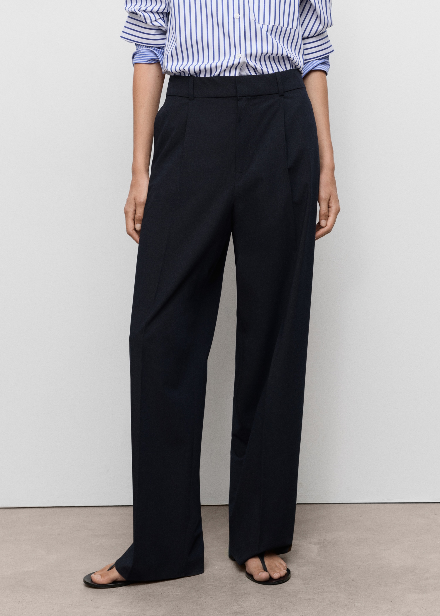 Low-Rise Wide-Leg Trousers - Women | Mango United Kingdom