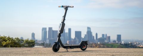 Riley Scooters RS3 outdoors in Los Angeles