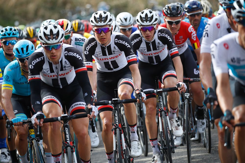 Wilco Kelderman rides in the bunch during stage 4 at Tirreno-Adriatico