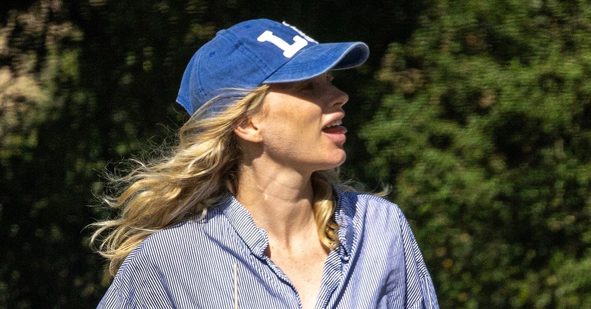 Poplin Skirts Are Nice, But in Spring 2026, It Girls Are Wearing This Easy Pant Trend With Flip-Flops