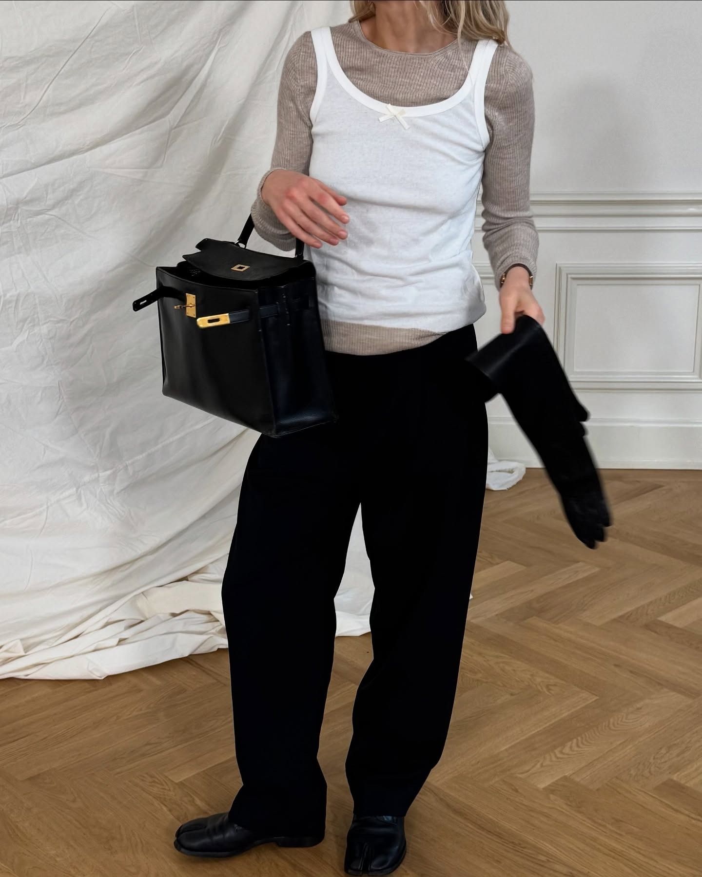 Stephanie Broek wearing the T-shirt layering trend