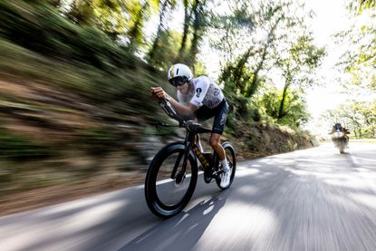 PEARL iZUMi EU  Cycling Clothing, Footwear and Accessories