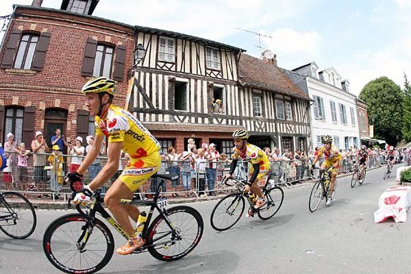 Saunier Duval riders at the back of the bunch