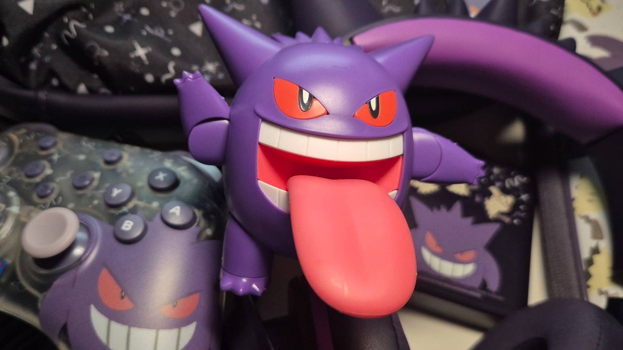 There's no end in sight for official Pokemon Gengar gaming accessories, and I'm 100% okay with that