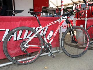 Just like at last year's US mountain bike nationals, Specialized factory racer Ned Overend used a relatively low-end aluminum 29" hardtail frame in the men's elite cross-country race at this year's Sea Otter Classic.