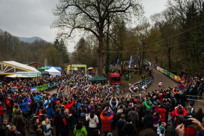 The start of the elite men's race