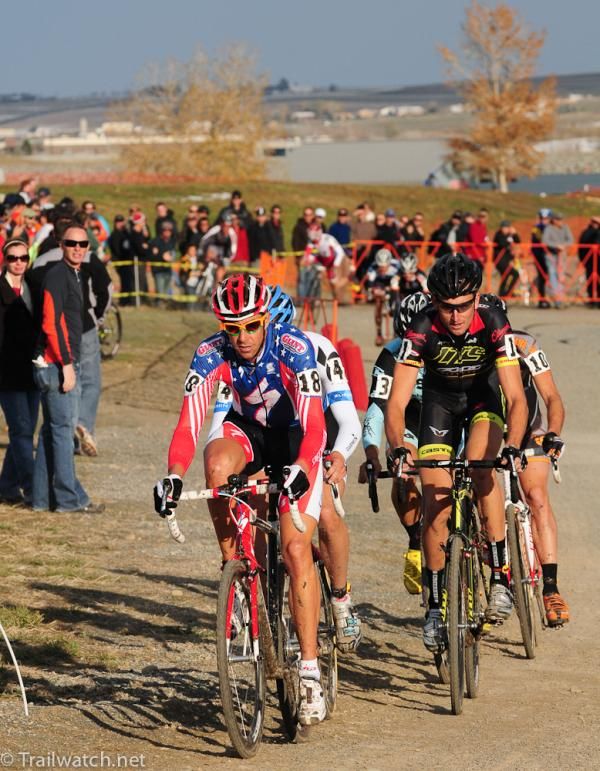 Todd Wells (Specialized) leads a select group out onto the second lap