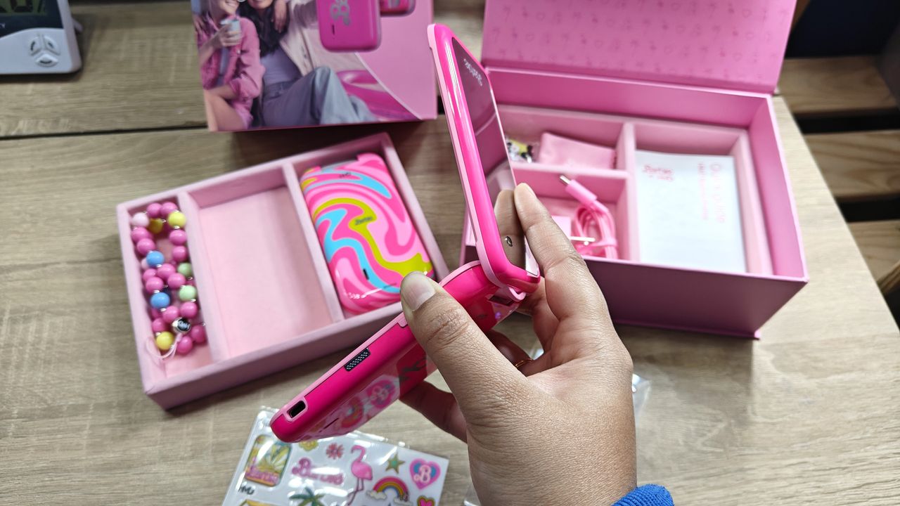 HMD Barbie Phone