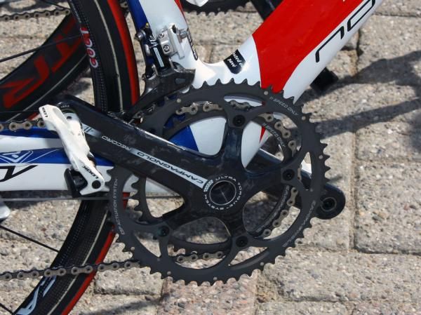 Katusha riders put the power down through Campagnolo Record cranks and Look K