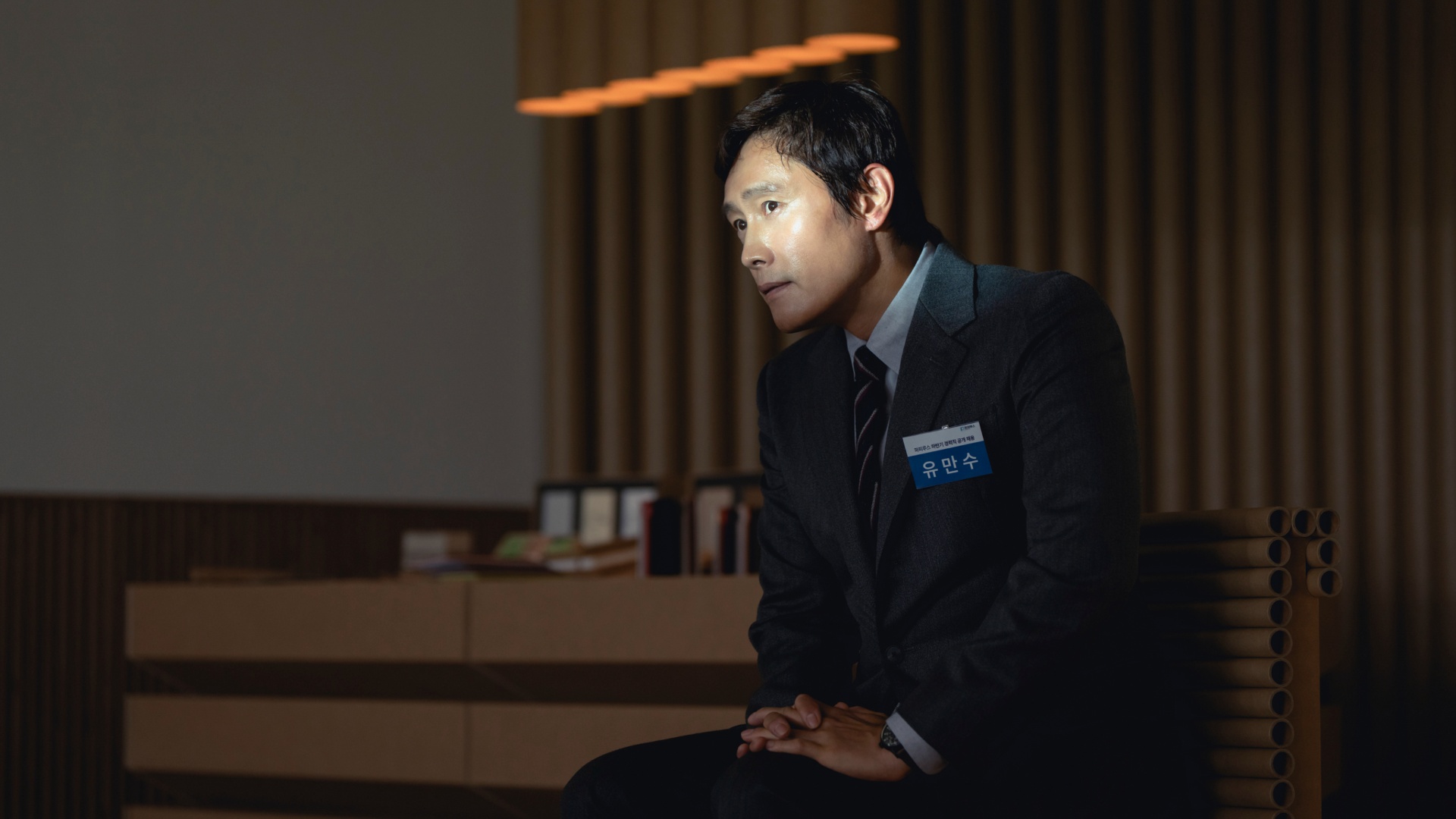 Lee Byung-hun as Man-su in No Other Choice