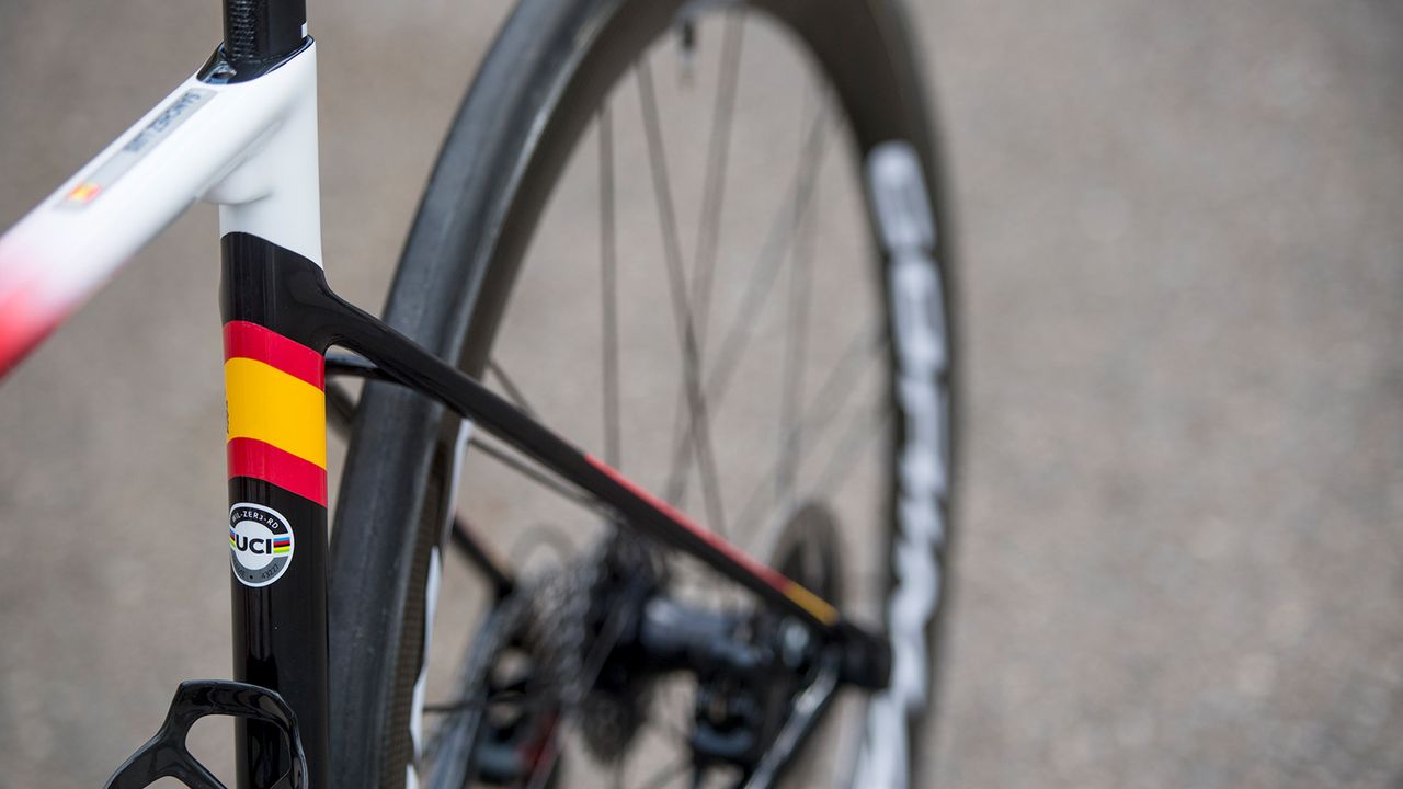 Luis Leon Sanchez's Spanish champion's themed Wilier Zero SLR