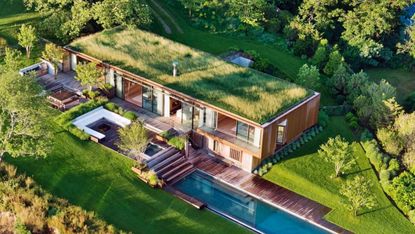Eco house on seafront in Long Island