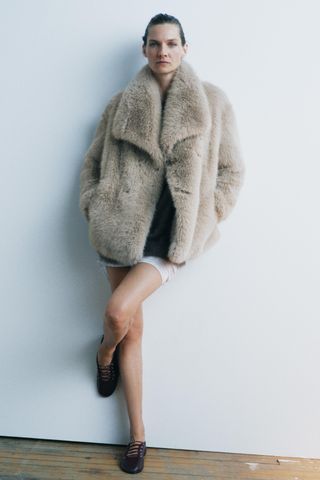 Faux Fur Short Coat Zw Collection