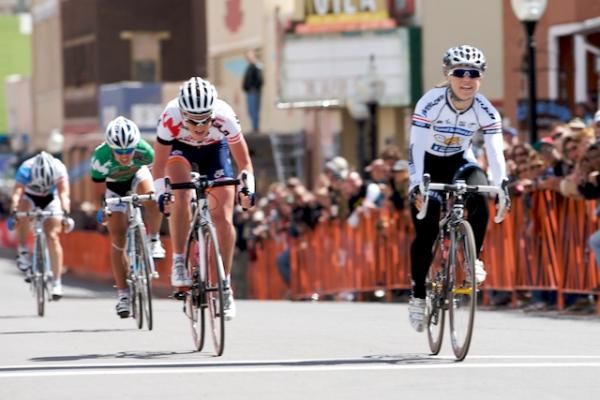Shelley Evans (Peanut Butter&amp;Co TEWNTY12) claims victory in the women's race.