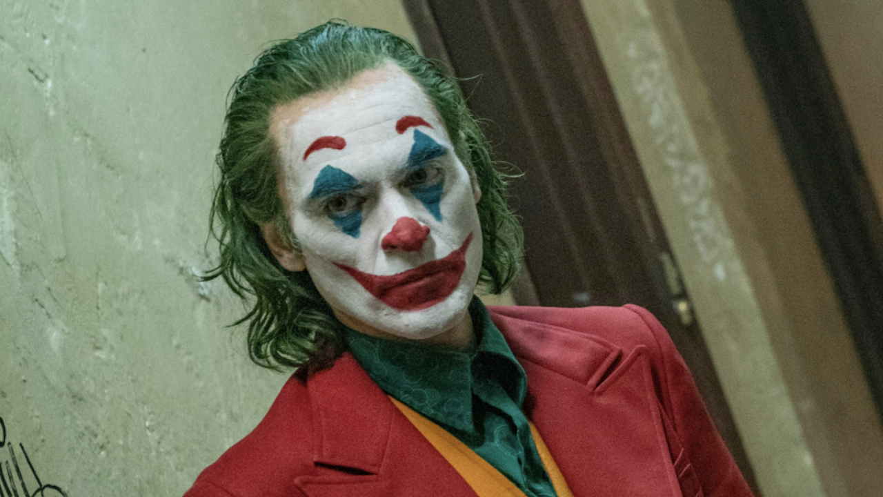Could Joaquin Phoenix's Joker Crossover With The Batman? Here's ...