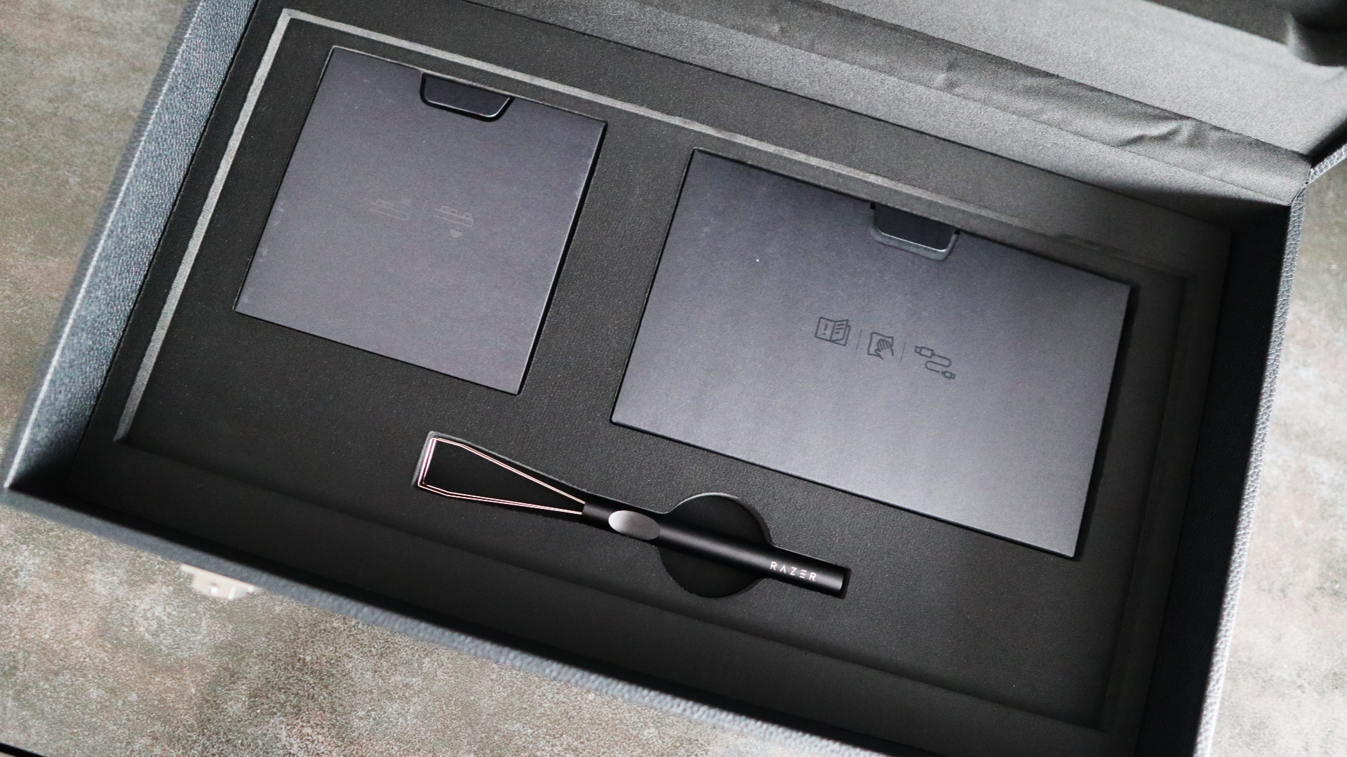 Razer Huntsman Signature Edition on a desk