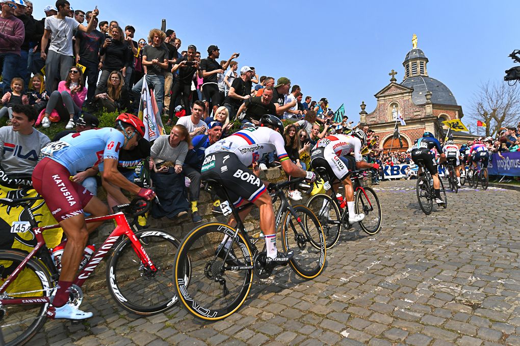 Peter sagan climbs the Muur van Geraardsbergen the during Tour of Flanders