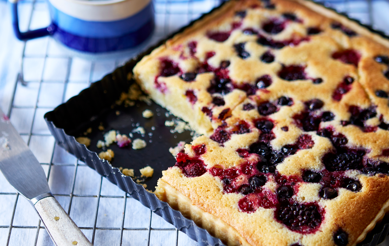 frozen berry frangipane