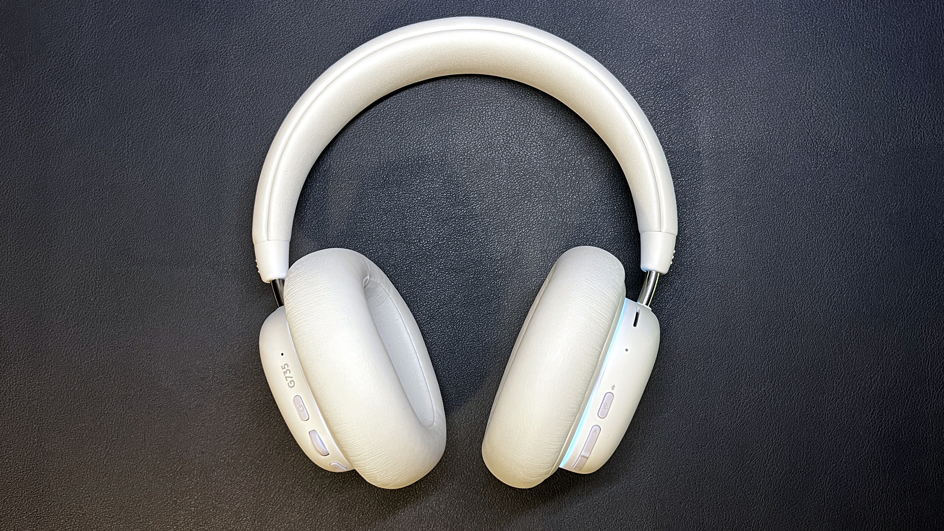 Logitech G735 Review: Not the First White Headset | Tom's Hardware