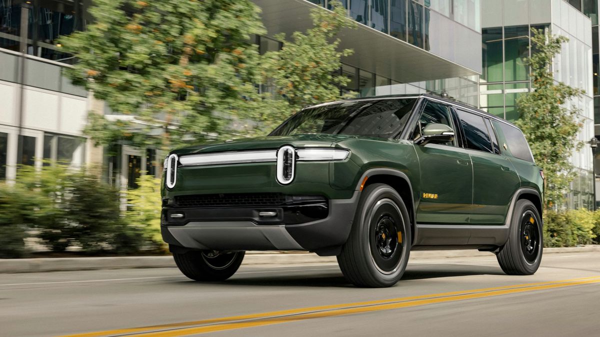 The new, second-gen Rivian R1S goes faster and further than ever | T3