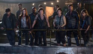 Resident Evil: The Final Chapter Alice and her survivors stand together