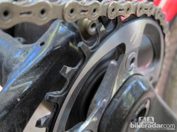 The synchronized teeth mesh perfectly with the new SRAM PC-XX1 chain and they're also extra tall for secure retention. In most cases, SRAM claims no guide is needed and our initial test ride seems to support that.