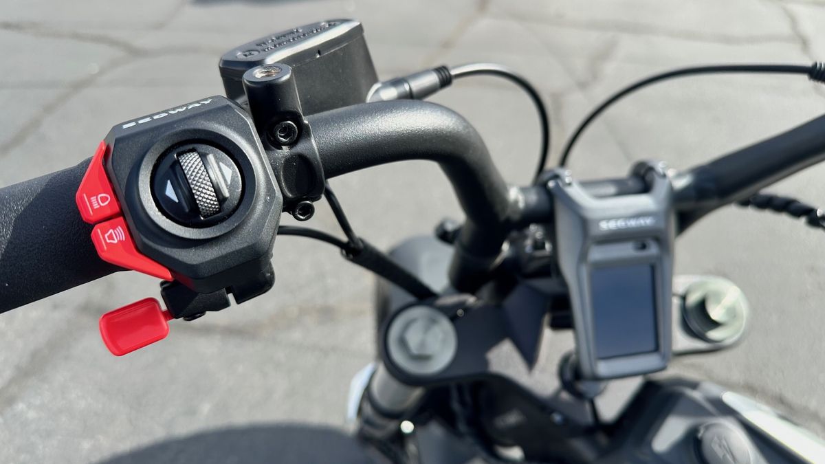 Segway Xbyer left handlebar closeup