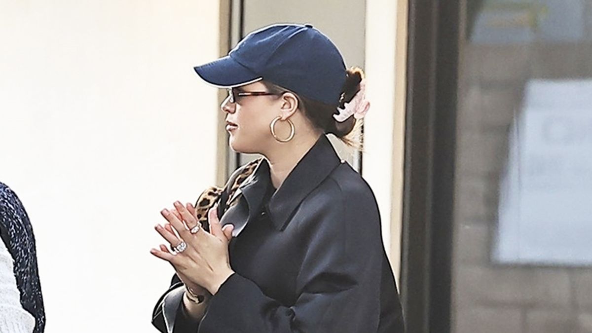 Forget Black Shoes, Black Bag—This Shoe-and-Bag Combination Looks Infinitely Cooler