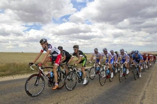 Lotto, GreedEdge and FDJ do the work on the front