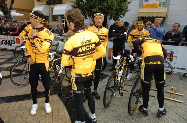 The Miche team before the off.