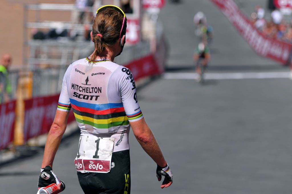 SIENA ITALY AUGUST 01 Arrival Annemiek Van Vleuten of The Netherlands and Team Mitchelton Scott World Champion Jersey Celebration Dust during the Eroica 6th Strade Bianche 2020 Women Elite a 136km race from Siena to Siena Piazza del Campo StradeBianche on August 01 2020 in Siena Italy Photo by Luc ClaessenGetty Images