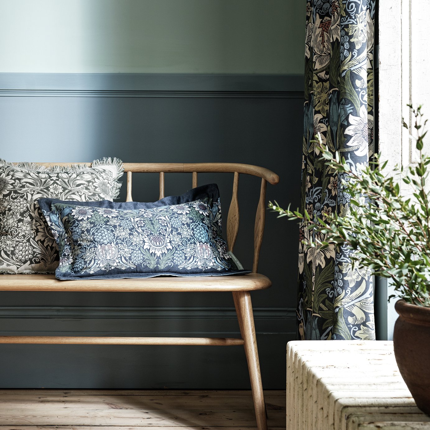 Habitat X Morris &amp;amp; Co. Sunflower Velvet Cushion - Navy