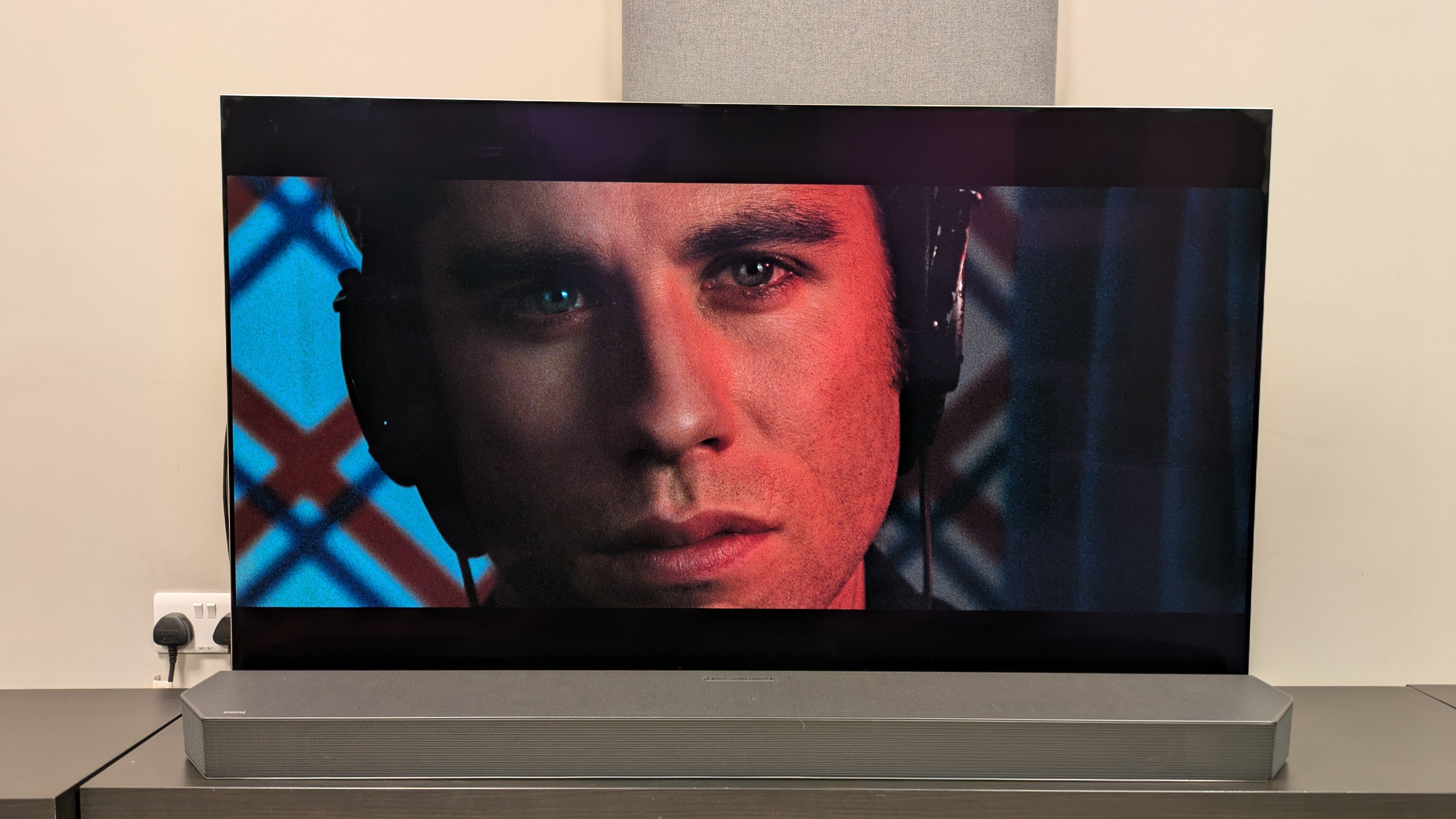 Blow out 4K Blu-ray on LG G6 OLED, showing close-up shot of Jack Terry's face